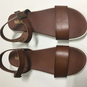 Mia Sandals